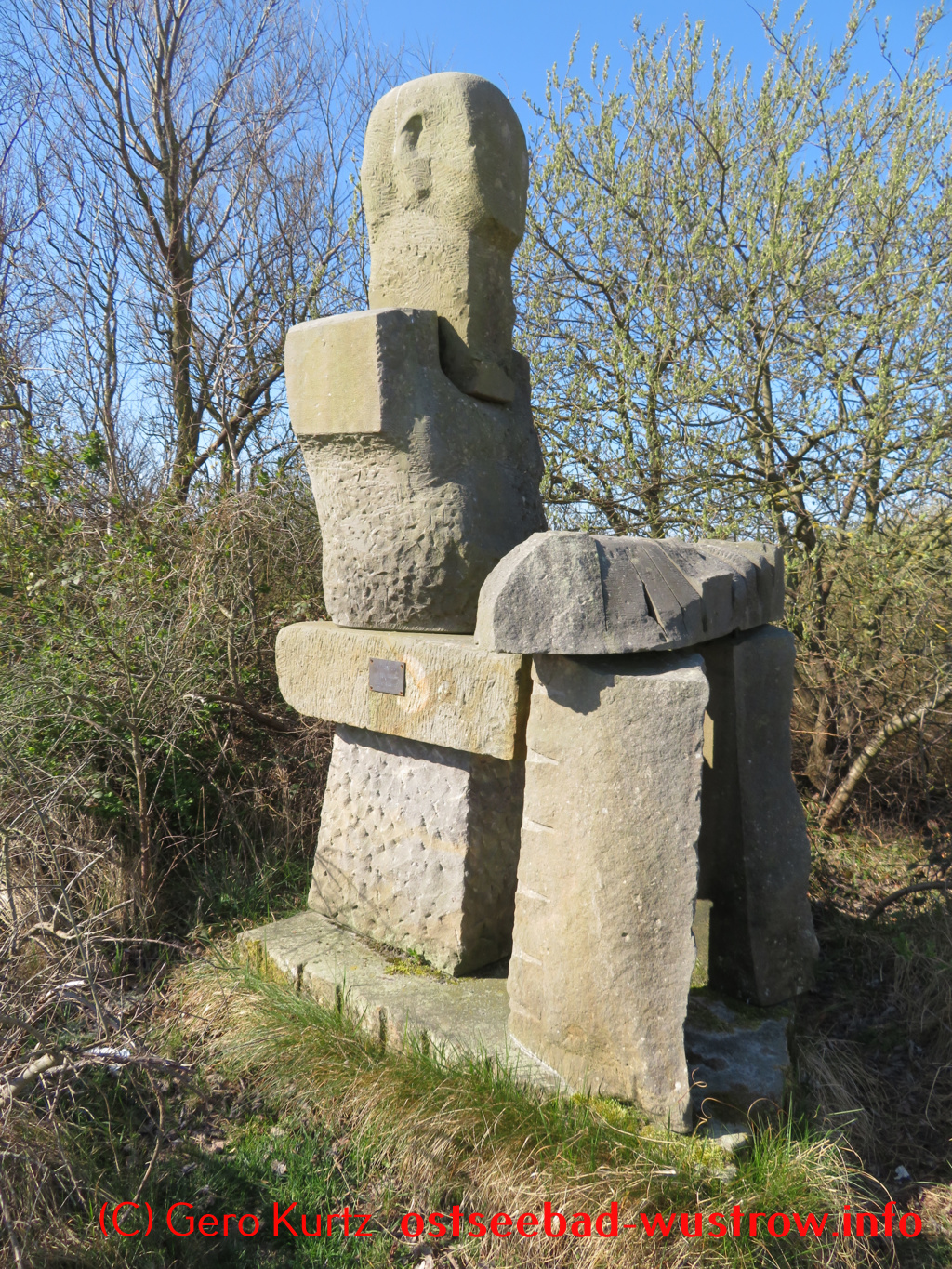 Skulpturenpark Wustrow - Skulptur aus Stein - Großer Sitzender