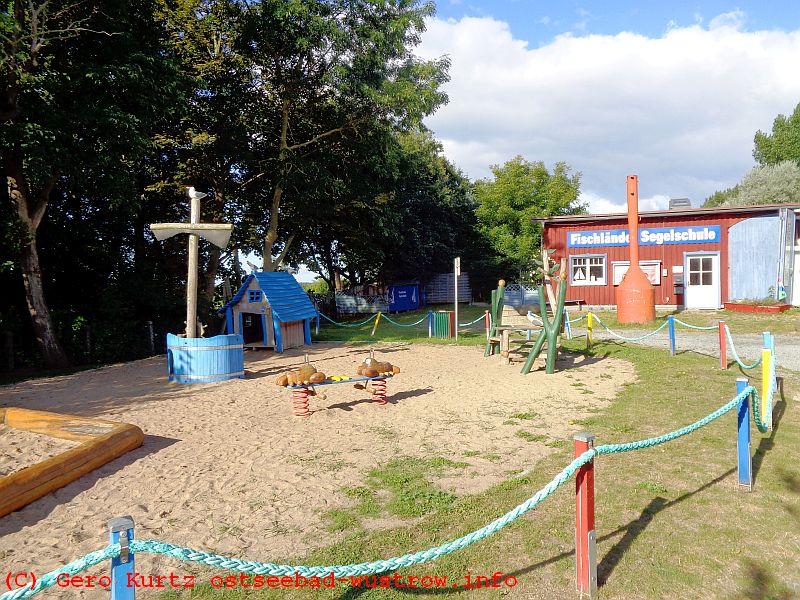 Wustrow Spielplatz am Hafen - Klettermöglichkeiten